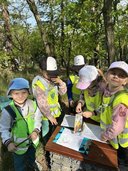 Hadi a štíři 2. května 2025